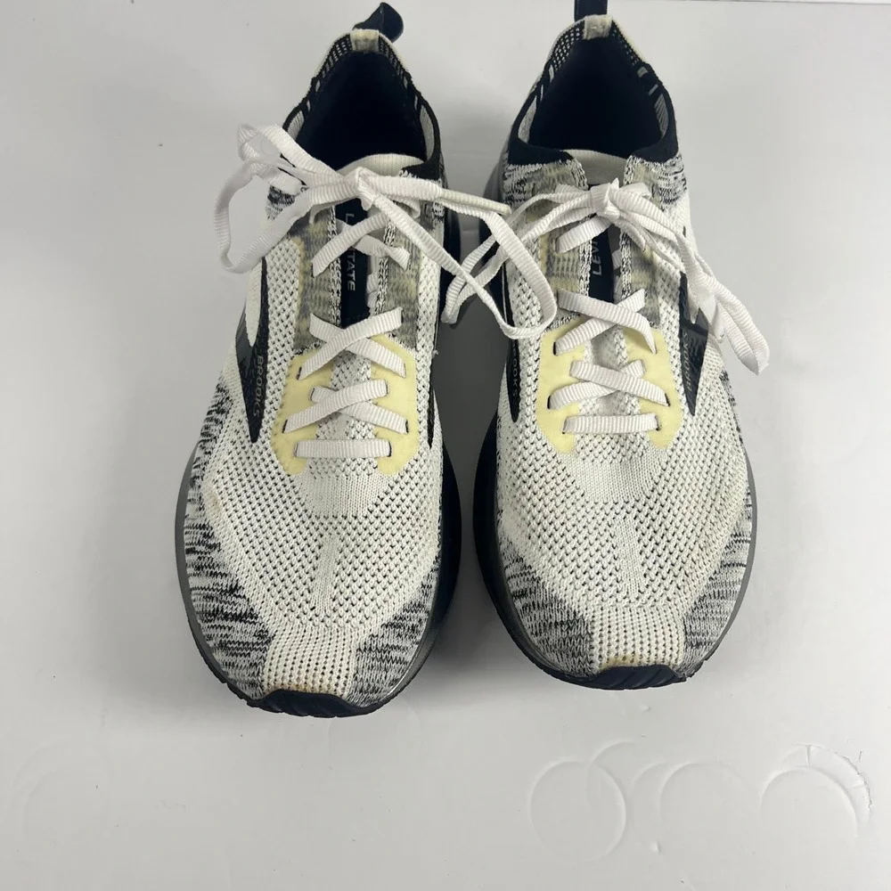 Brooks levitate running